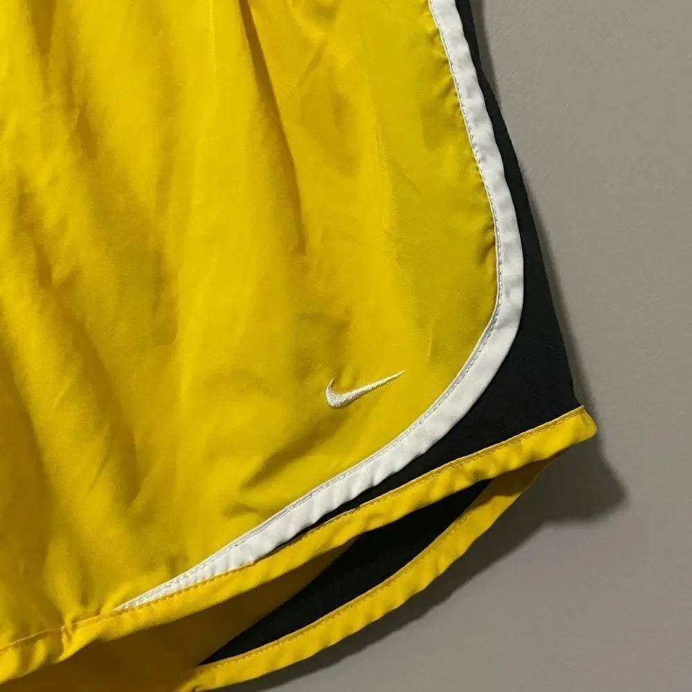 Nike shorts size XS  - Picture 4 of 4